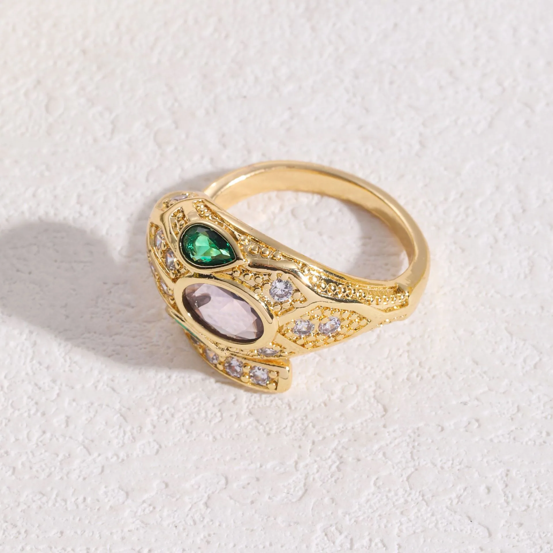 Kalung kepala ular zirkon mewah ringan anting-anting cincin wanita di Timur Tengah jualan panas 18K emas bersalut titanium keluli perhiasan 2