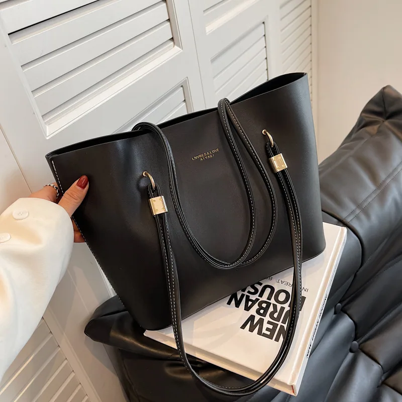 High-end womens bags, new fashionable and versatile large-capacity shoulder bags, summer popular commuter tote bags