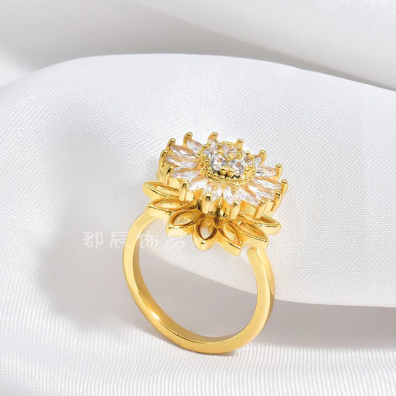 Beliebte Rota-Sonnenblumen-Halskette für Damen mit Mikro-Intarsien mit Diamanten, Nischendesign, einfache Mode, Direktverkauf ab Werk 2