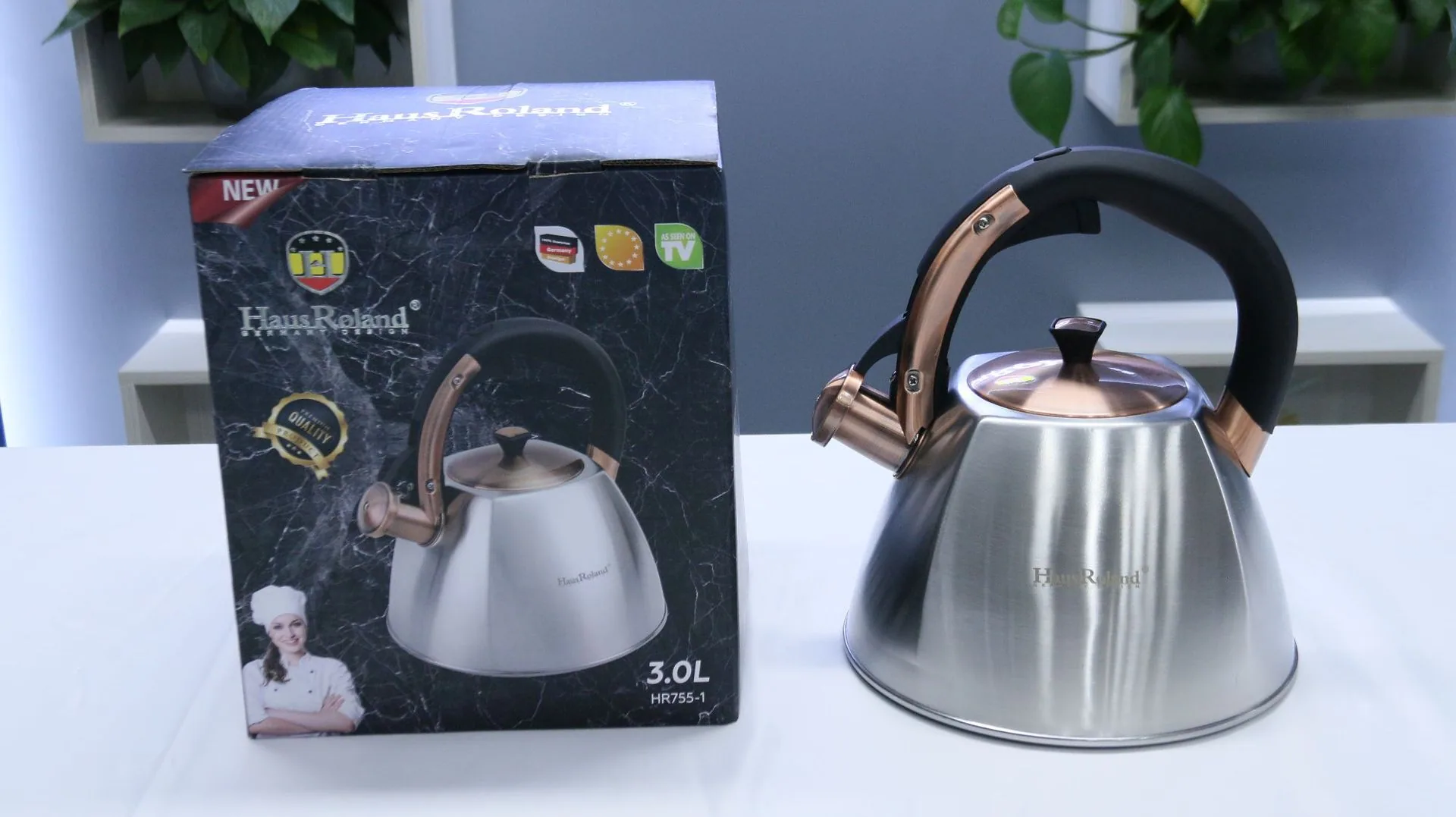 Chaleira a gás em aço inoxidável com fundo composto espessado e função de assobio. Capacidade 3L. Pode ser usado em fogões a gás 9