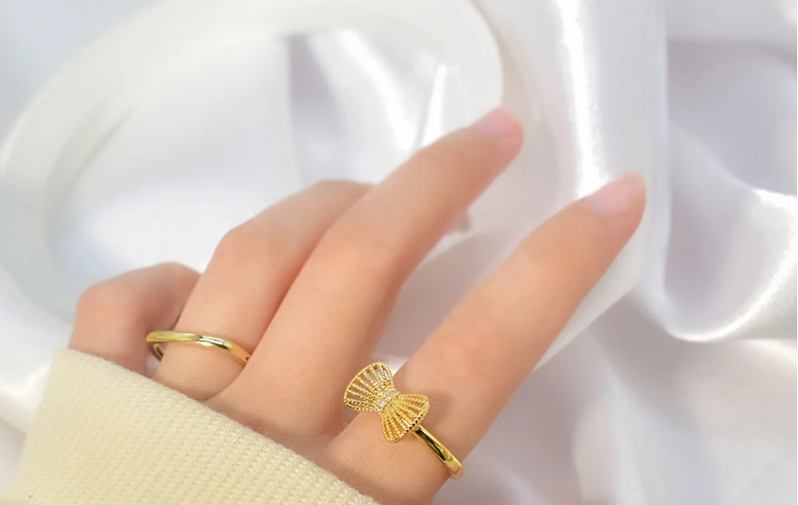 Version coréenne populaire de la même bague à nœud, simple et à la mode, personnalisée pour femmes, index creux, vente en gros 11