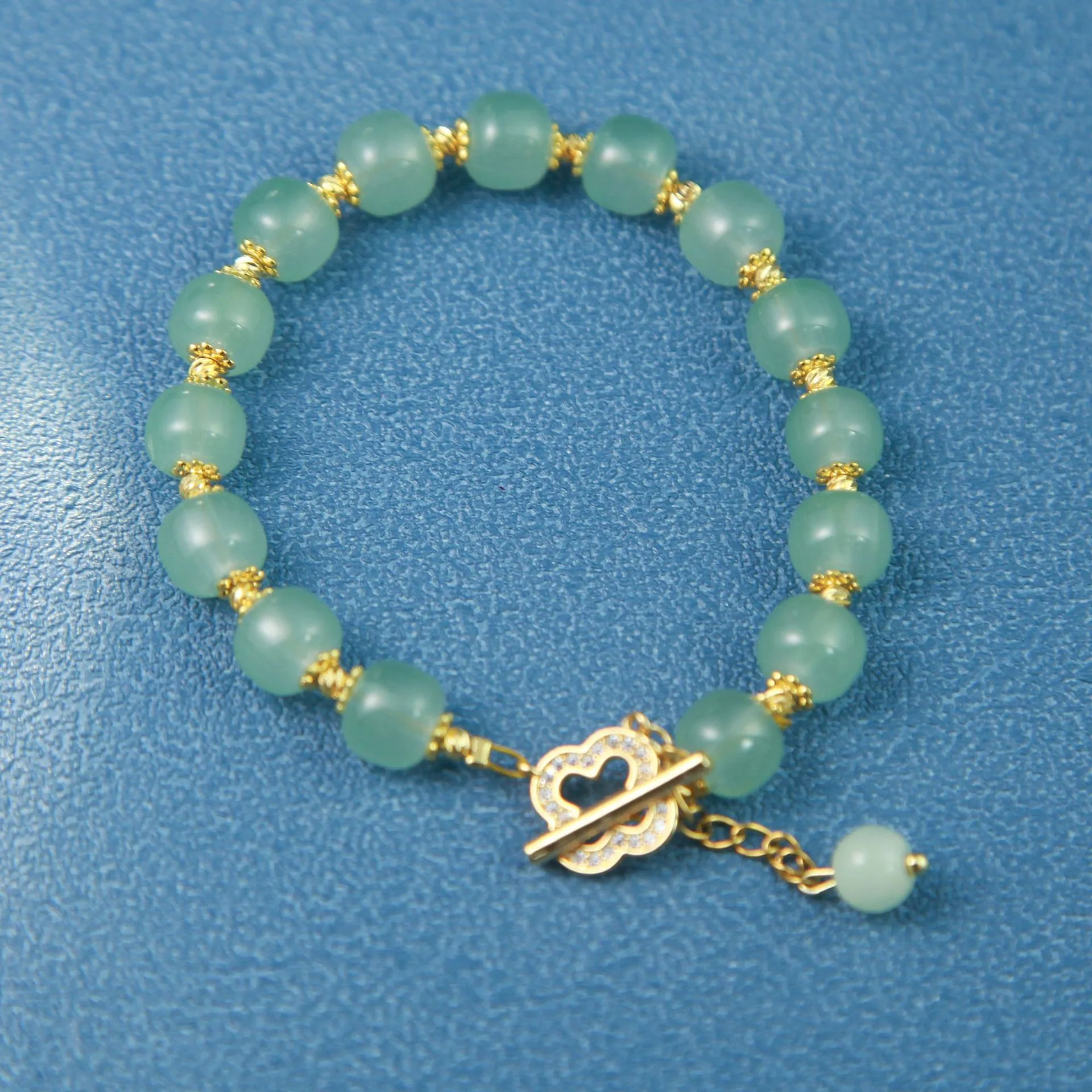 Xiaohongshu has the same national style four-leaf clover one-word buckle gold silk bell bracelet niche palace design to give gif - Bracelets & Bangles 4