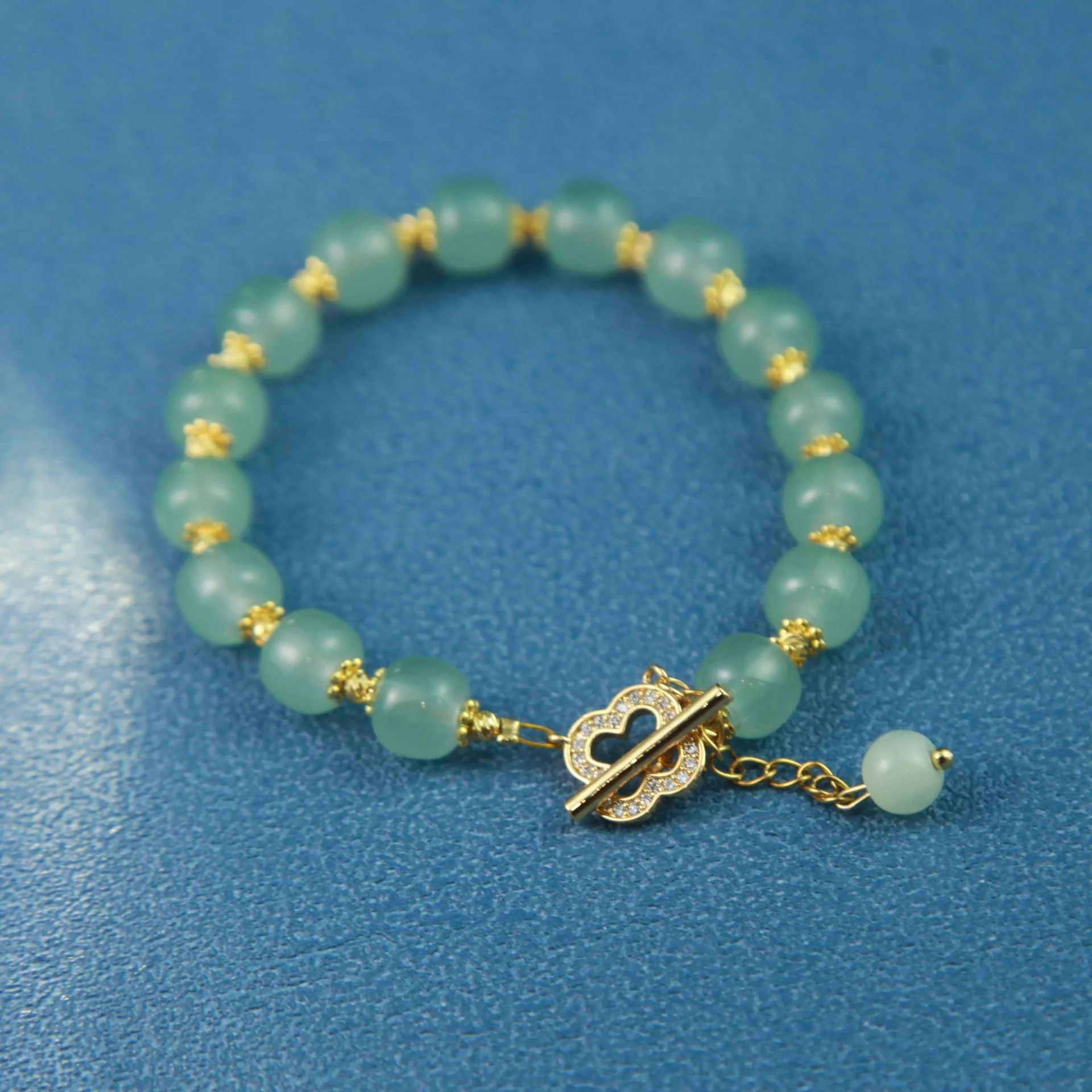 Xiaohongshu has the same national style four-leaf clover one-word buckle gold silk bell bracelet niche palace design to give gif - Bracelets & Bangles 8