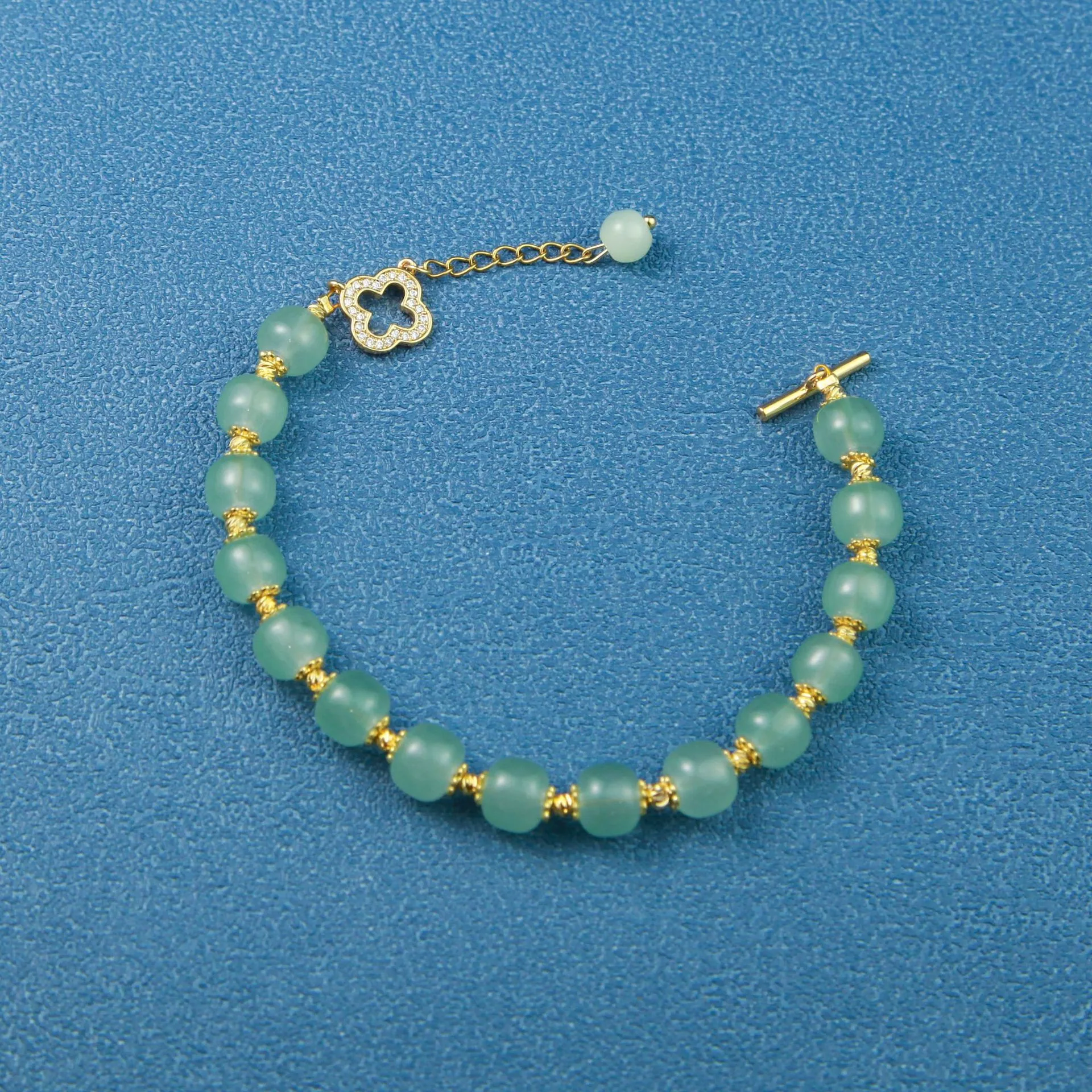 Xiaohongshu has the same national style four-leaf clover one-word buckle gold silk bell bracelet niche palace design to give gif - Bracelets & Bangles 5