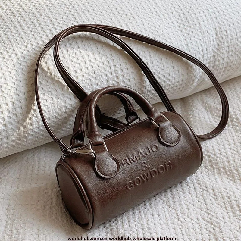 Retro Niche Design Bag 2023 New Winter Simple Fashion Hand Tote Crossbody Bag Simple Retro Shoulder Bag 2