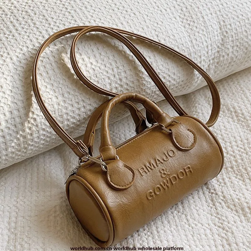 Retro Niche Design Bag 2023 New Winter Simple Fashion Hand Tote Crossbody Bag Simple Retro Shoulder Bag 3