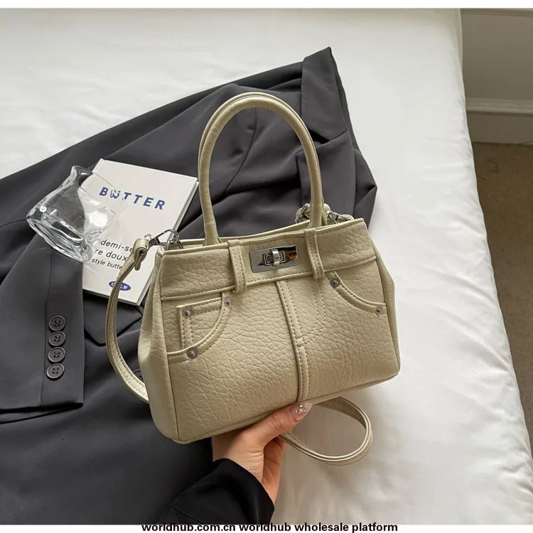 Xiaohongshu Internet Celebrity 2024 New Versatile Retro Versatile Lock Buckle Handbag One-Shoulder Fashion Crossbody Bag Women's 2