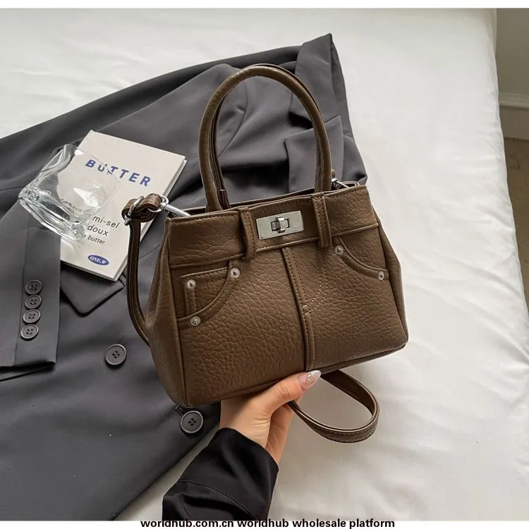 Xiaohongshu Internet Celebrity 2024 New Versatile Retro Versatile Lock Buckle Handbag One-Shoulder Fashion Crossbody Bag Women's 3
