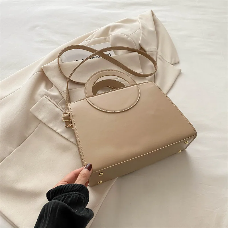 French small bag women's 2024 new summer trend fashion retro shoulder crossbody bag hand-held versatile commuter bag 3
