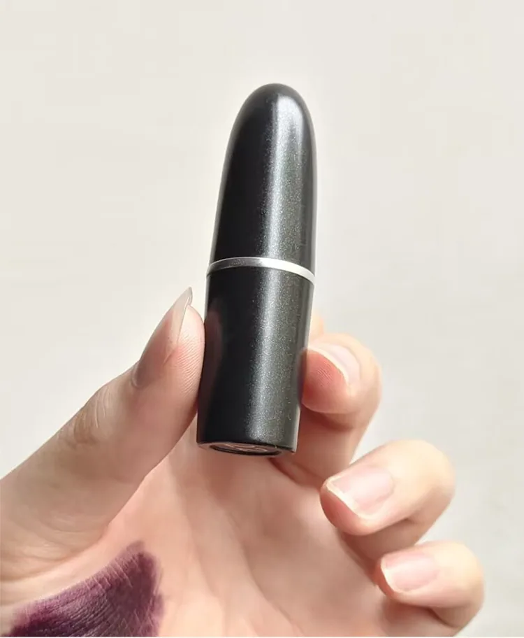 Rouge à lèvres couleur tante, danse latine couleur cerise foncée noir rouge style gothique foncé violet ton violet raisin violet 9