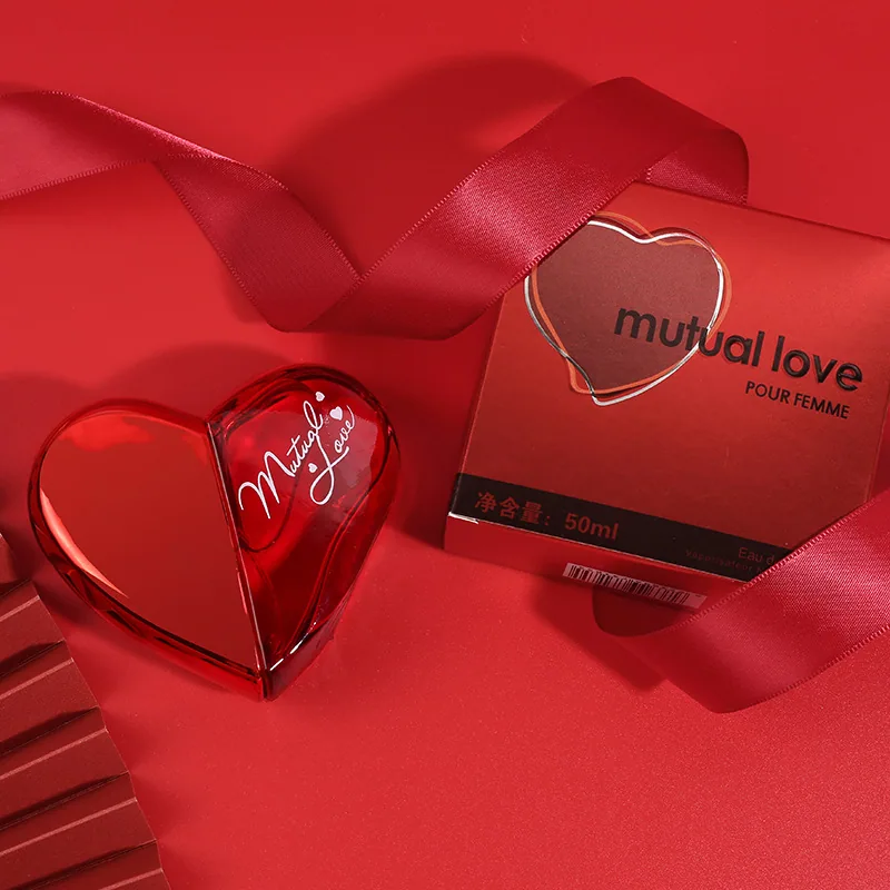 Simplified version of the love red heart type lady love heart, sincere holiday gift perfume, Douyin Internet celebrity hot fa