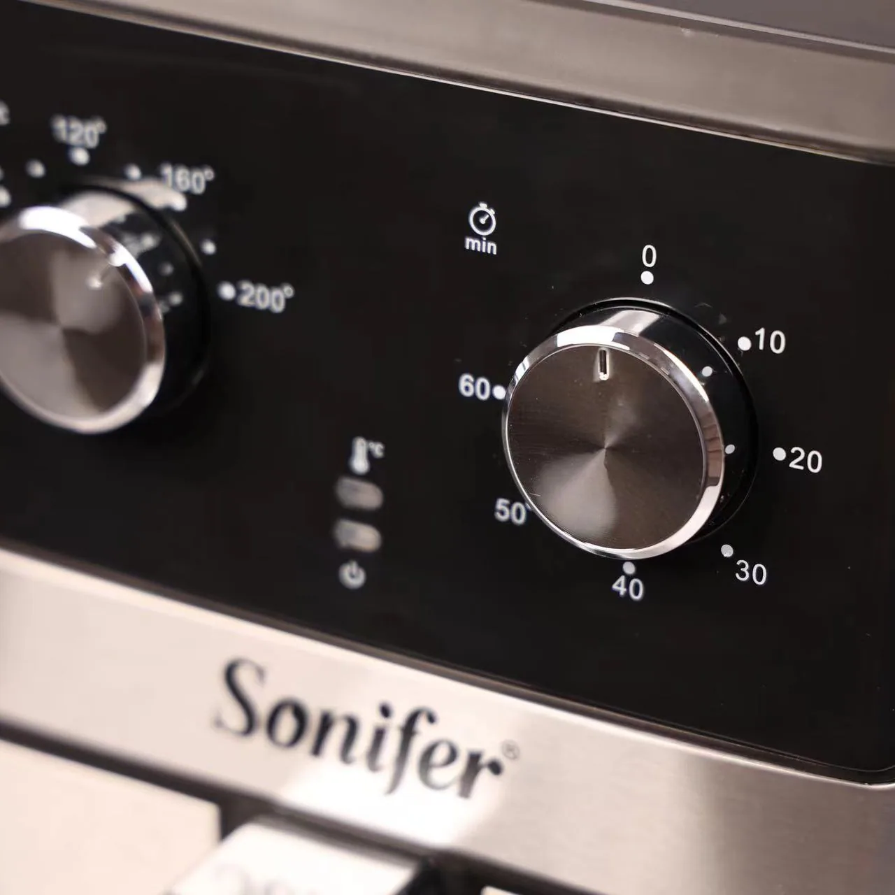 Sonifer Cross-Border Kitchen Large Capacity Multifunctional Automatic Numerical Knob 6L Air Fryer SF-1017 6