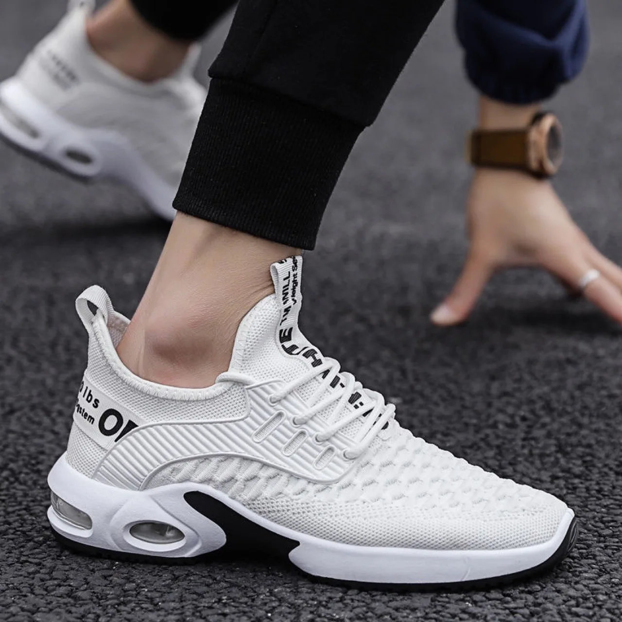 2024 Spring and Autumn New Breathable Men's White Fly-Woven Low-Top Front Lace-up Breathable Lightweight Sports Round-toe Sneake