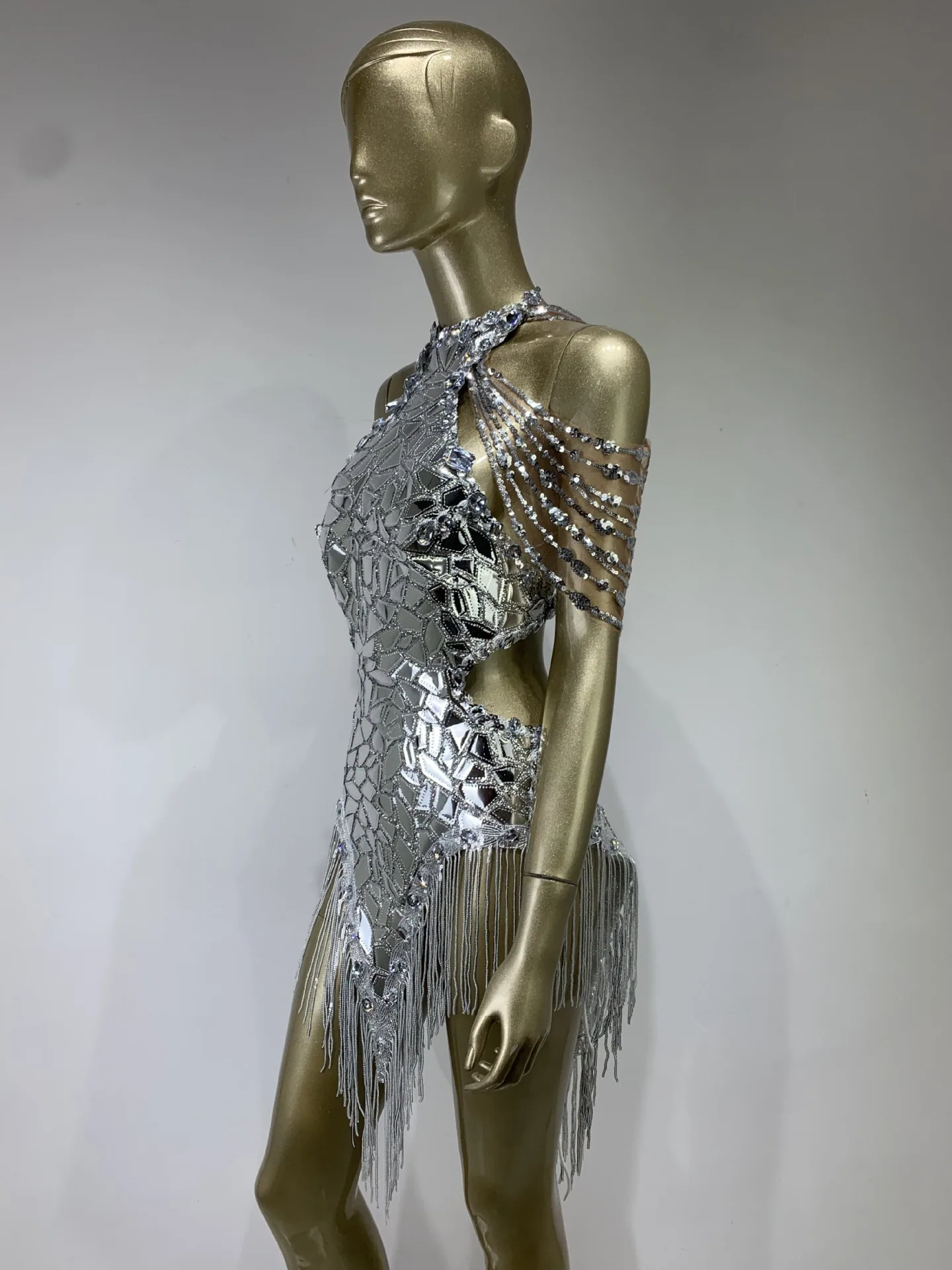 Yiwu Oou Cross border Hot Selling sequins, tassels, sexy backless short skirt, nightclub female singer Gogo performance costu