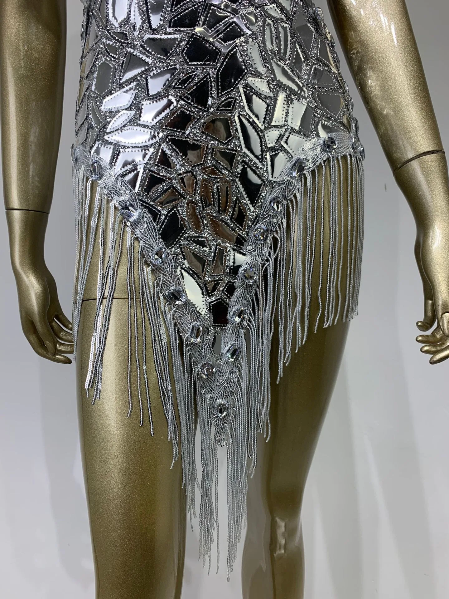 Size annotation diagram of sequin fringe short skirt, reference for specifications of cross-border hot selling nightclub perf