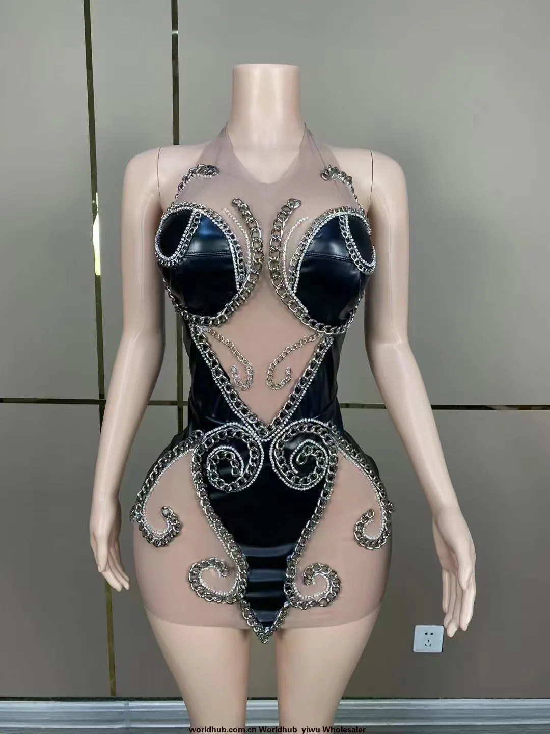 Cross-border hot sale sexy pole dance costumes, halterneck ultra-short hip leather skirts, fashion chain gogo costumes