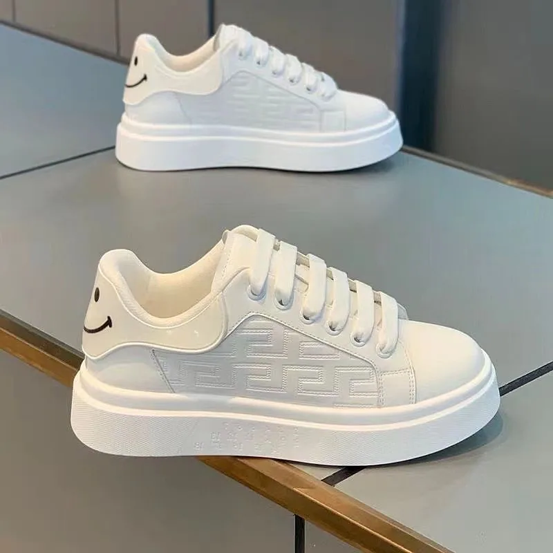 Fall 2024 men's shoes new breathable white shoes for boys Trend versatile platform sneakers casual board shoes 2