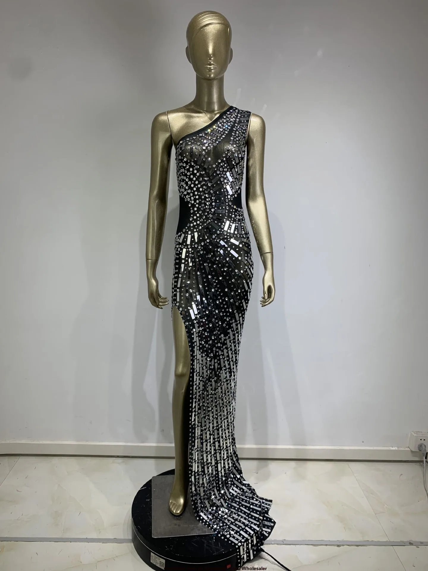 Cross-border e-commerce sexy mesh transparent slanted shoulder sequin dress heavy industry party dress gogo performance dress 2