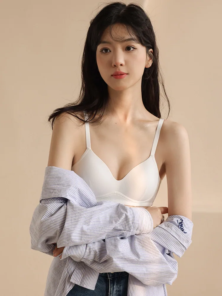 Japanese girl thin student underwear without underwires, small breasts for high school students, gathered without marks, comfor 3
