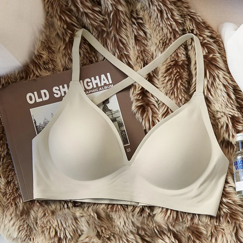 [The secret from A to C] Expanded bra underwear women's small breasts gather to show off the large thickening and seamless ba