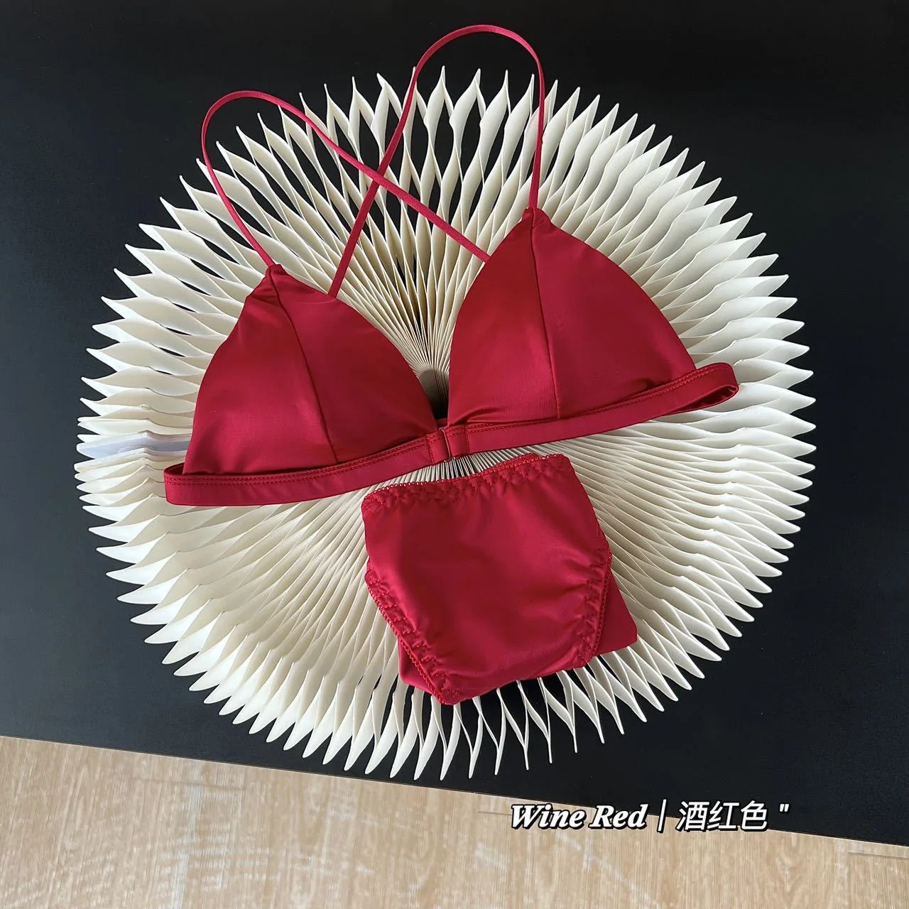 Original and innovative sexy French satin triangular thin cup comfortable front buckle beautiful back underwear light and breath