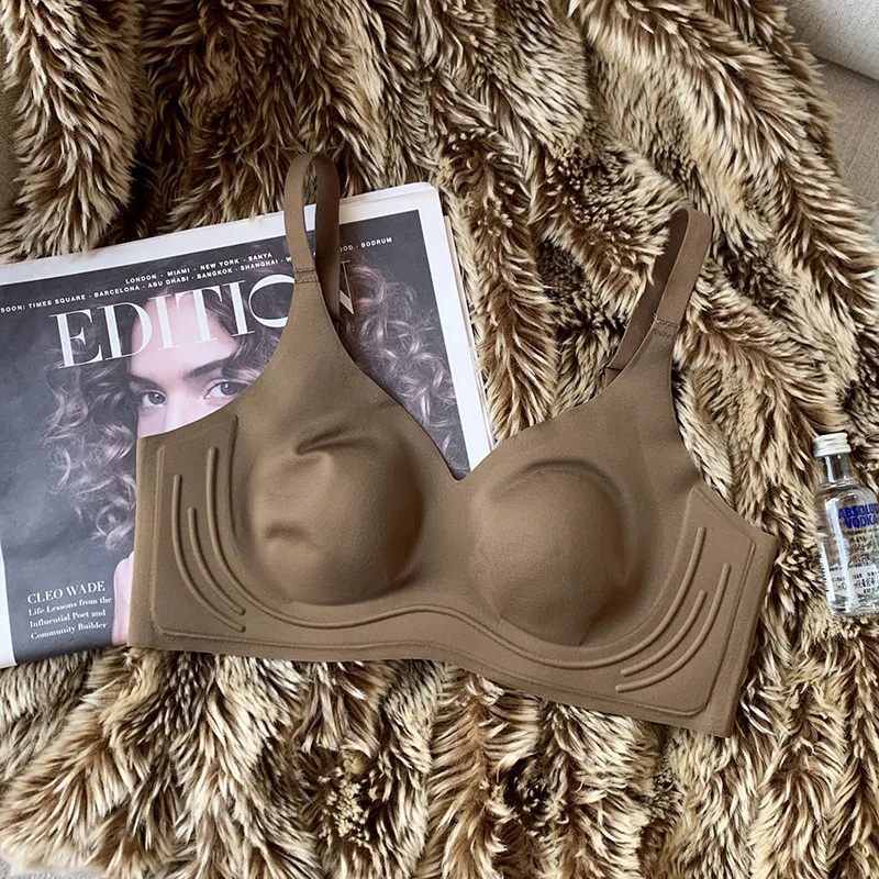 Japanese ultra-thin seamless rabbit ear cup underwear women's big breasts look small and slim and breathable, and the auxiliary 3