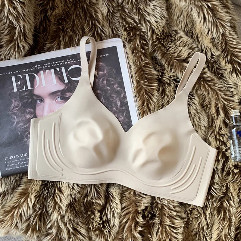 Japanese ultra-thin seamless rabbit ear cup underwear women's big breasts look small and slim and breathable, and the auxilia