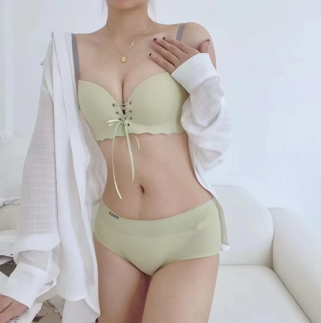Lala Goddess one-piece strap gathering seamless underwear women's small breasts comfortable non-slip non-wire bra 8