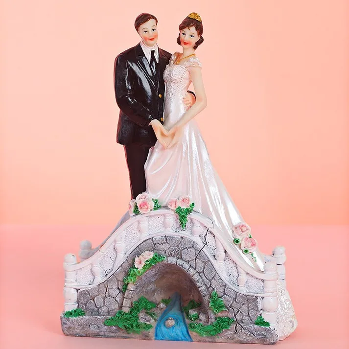 European Character Groom & Groom Resin Crafts Wedding Cake Decoration Baking Gift Wedding Ornaments 9