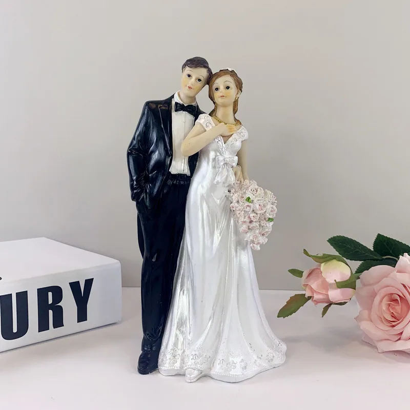 European Character Groom & Groom Resin Crafts Wedding Cake Decoration Baking Gift Wedding Ornaments 4