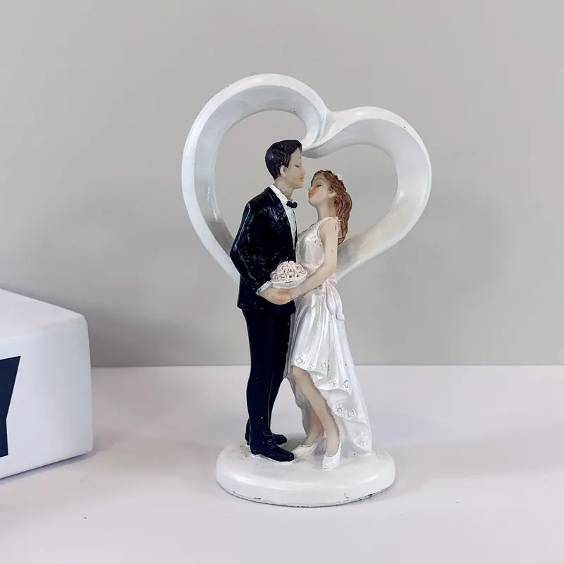 European Character Groom & Groom Resin Crafts Wedding Cake Decoration Baking Gift Wedding Ornaments 6