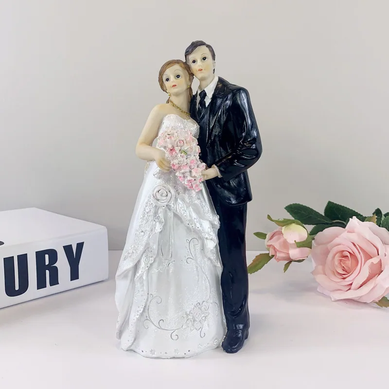 European Character Groom & Groom Resin Crafts Wedding Cake Decoration Baking Gift Wedding Ornaments 3
