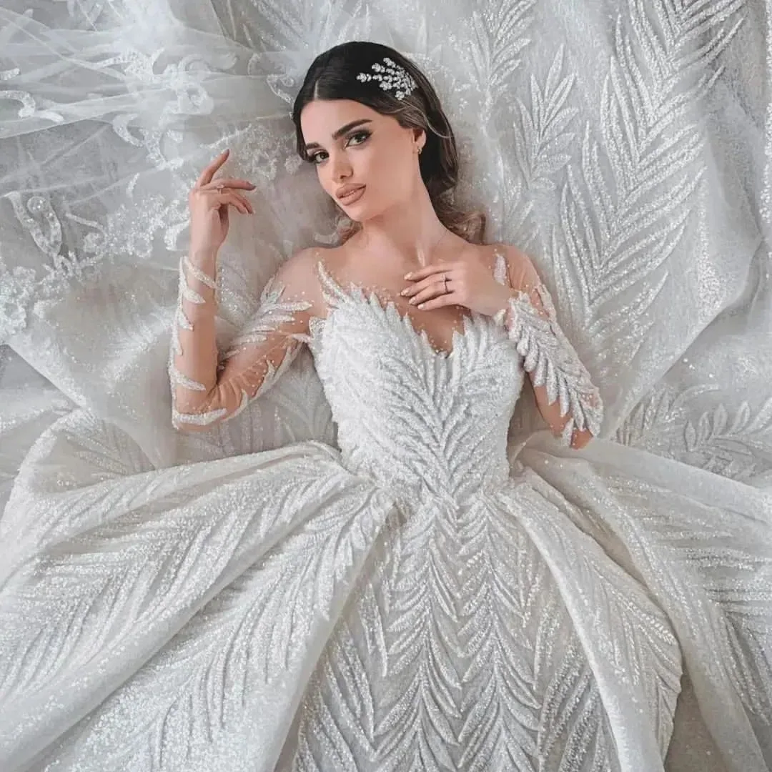 New wedding dress heavy industry embroidered beaded lace elegant long sleeve puffy princess dress trailing wedding dress wedding