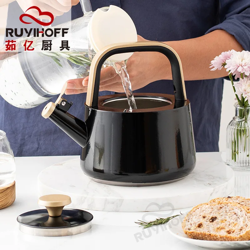 Custom whistle kettle black1. 8L flat bottom whistle pot wholesale European and American stainless steel whistle pot gold handle 5