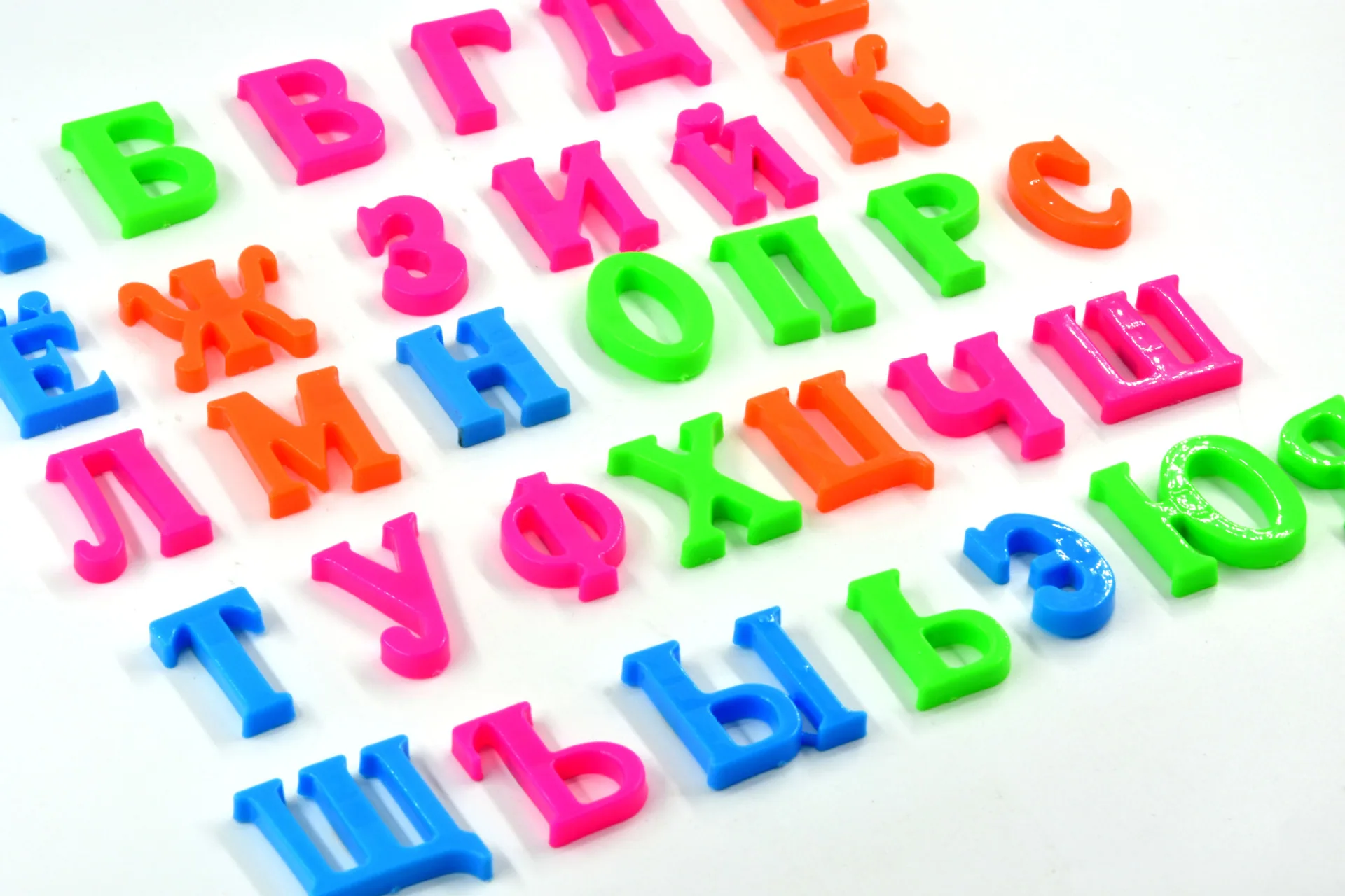 Russian 4CM capital letter refrigerator magnet baby early education color odorless infant early education magnetic toy wholesale 11
