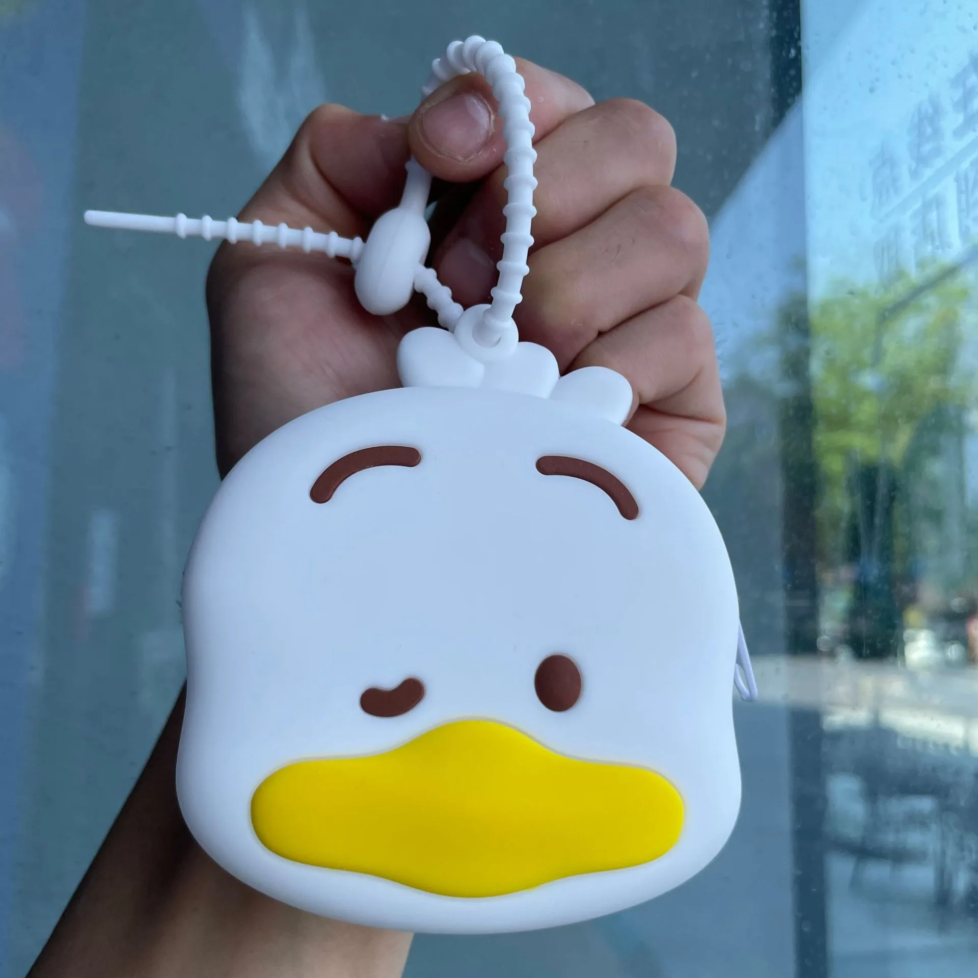 Internet celebrity cartoon cute coin purse silicone small wallet Sanrio keychain car ornament small gift wholesale 82