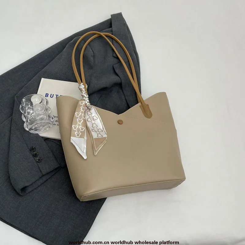 Niche design shoulder bag simple large-capacity bag women's casual 2024 new retro trend fashion tote bag 3
