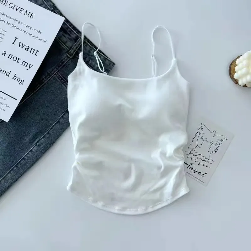 The new pure desire is sweet and spicy, with a pleated camisole and a women's belt chest pad, and is worn on the inside and outs