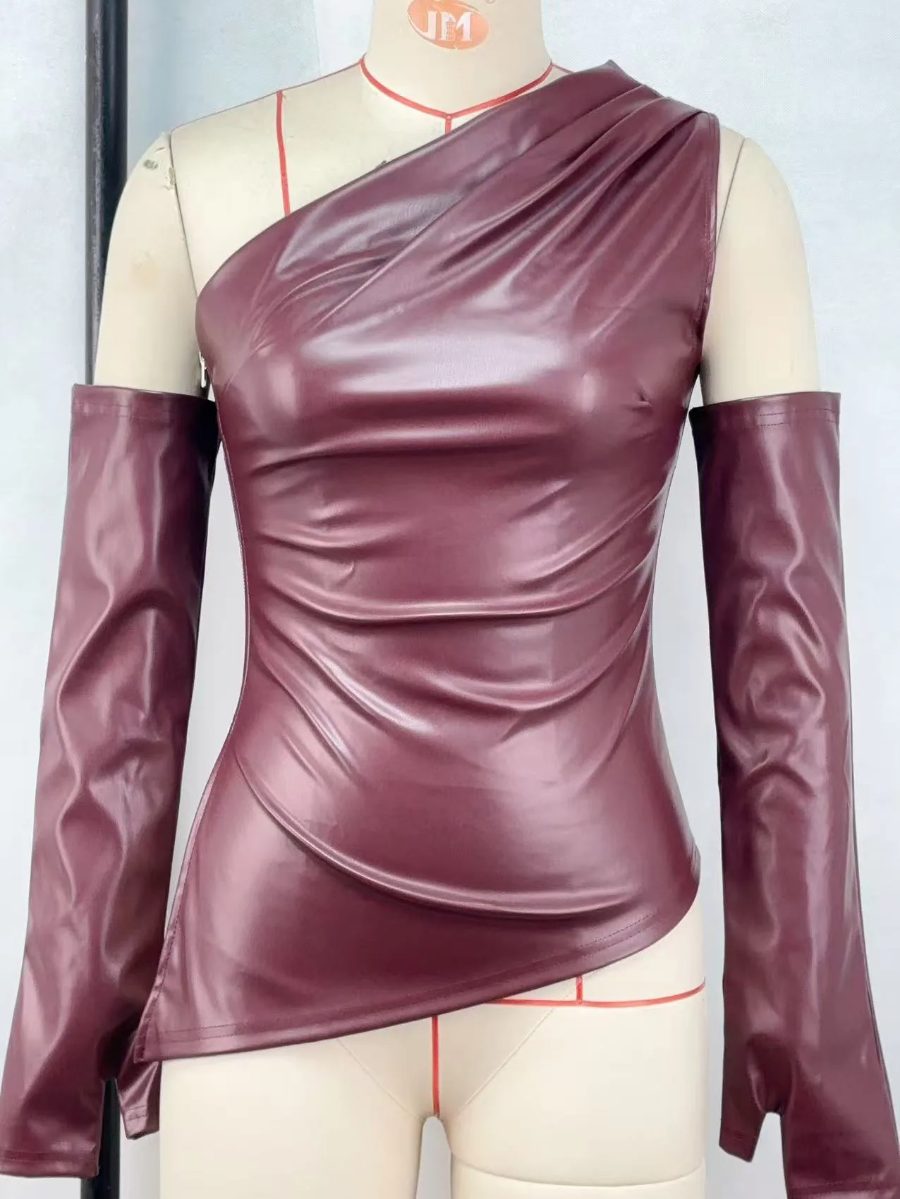 European and American women's clothing 2024 autumn new street hipster sleeveless diagonal PU leather vest with sleeve top women' 4