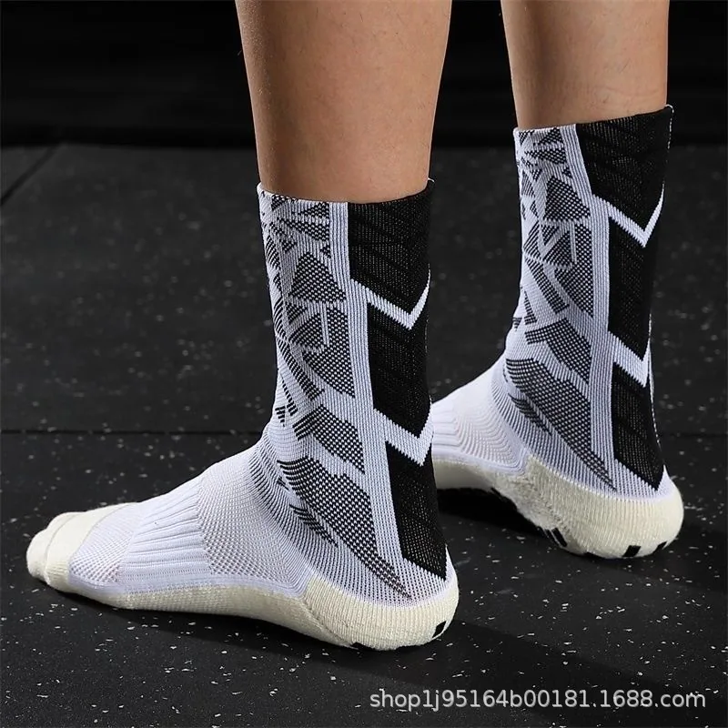 Factory direct sports socks professional thickened towel bottom non-slip socks wear-resistant sweat-absorbing dispensing socc