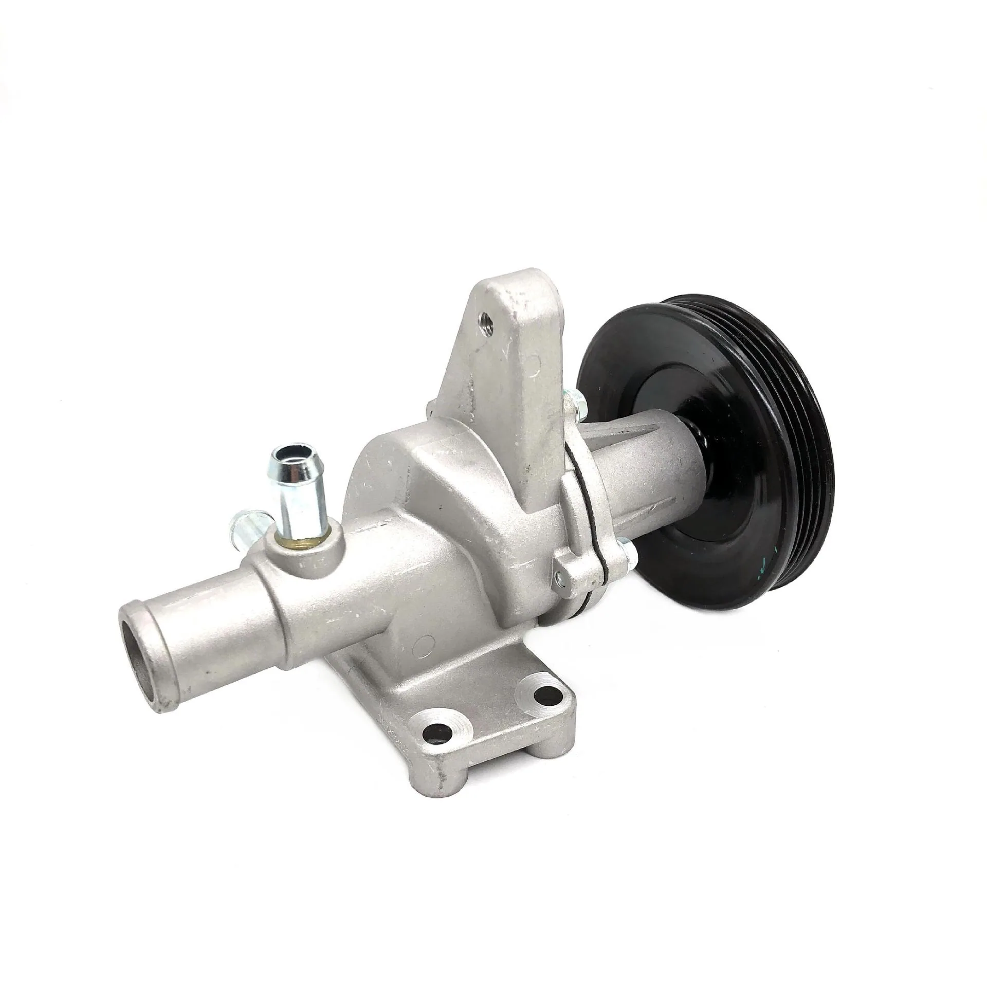 Applicable to Chevrolet New Sail 1.2 Wuling Hongguang SPARK engine water pump cooling water pump 24515010 3