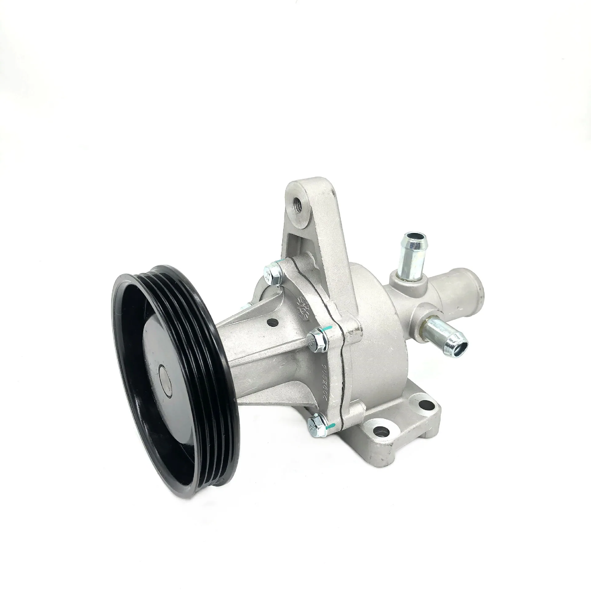 Applicable to Chevrolet New Sail 1.2 Wuling Hongguang SPARK engine water pump cooling water pump 24515010 2