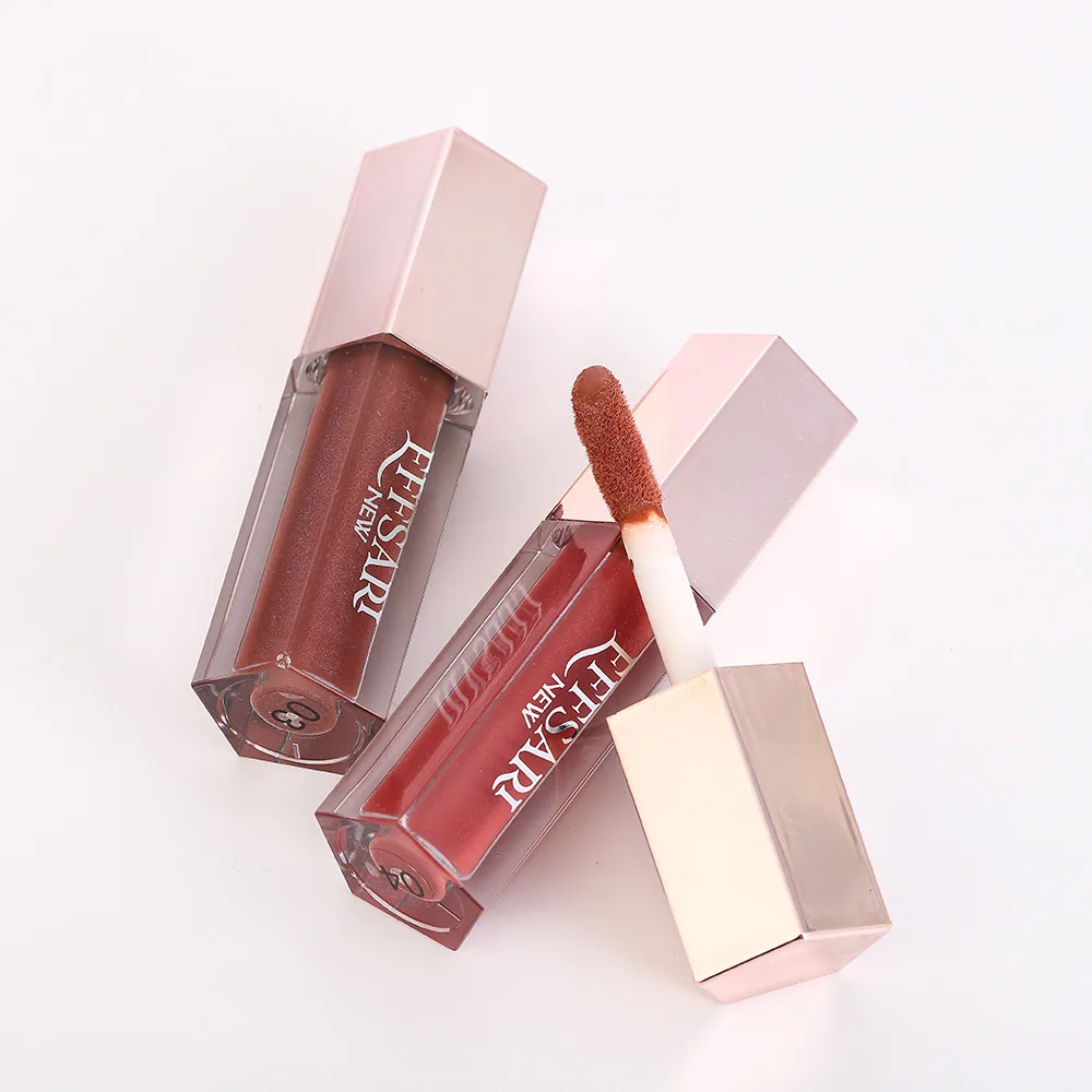 Close-up of EFFSARI velvet lip gloss texture, moisturizing non-refuting formula in white square tube, cross-border wholesale