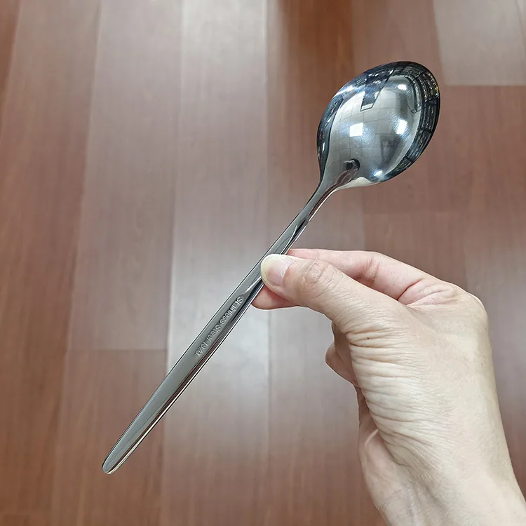 Household stainless steel spoons are mostly used for meals, soup spoons, bibimbap spoons, and pointed spoons for restaurants 10