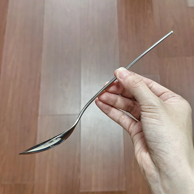 Household stainless steel spoons are mostly used for meals, soup spoons, bibimbap spoons, and pointed spoons for restaurants 8