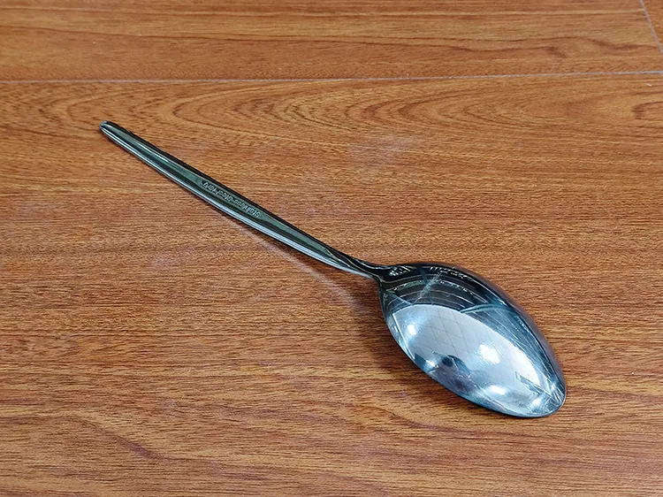 Household stainless steel spoons are mostly used for meals, soup spoons, bibimbap spoons, and pointed spoons for restaurants 17