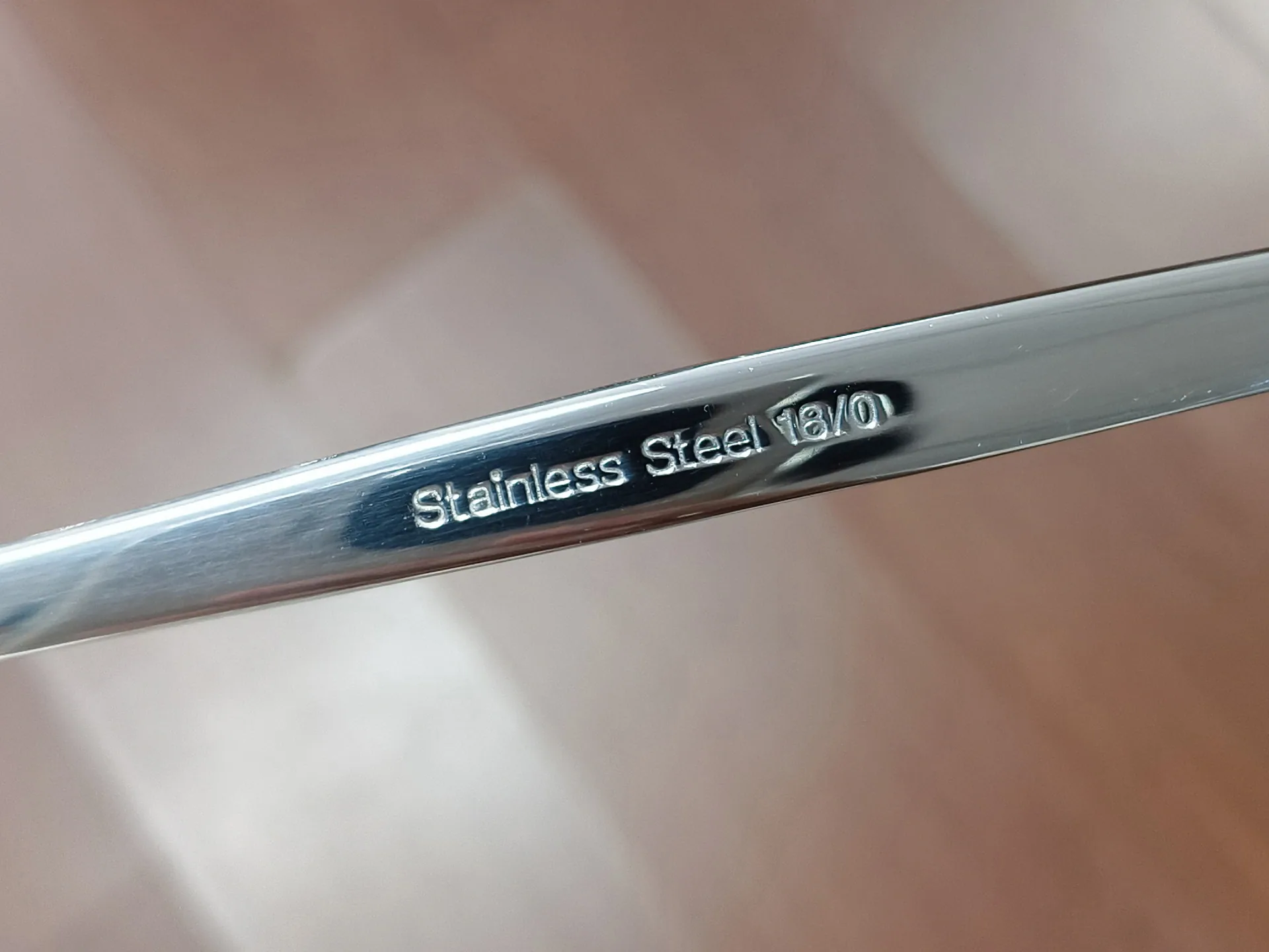 Household stainless steel spoons are mostly used for meals, soup spoons, bibimbap spoons, and pointed spoons for restaurants 20