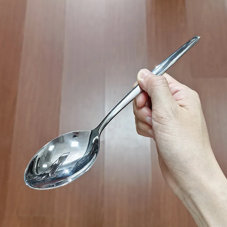 Household stainless steel spoons are mostly used for meals, soup spoons, bibimbap spoons, and pointed spoons for restaurants 11
