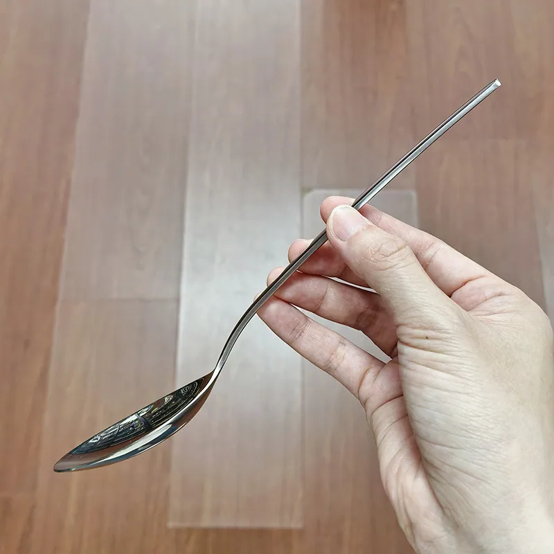 Household stainless steel spoons are mostly used for meals, soup spoons, bibimbap spoons, and pointed spoons for restaurants 4