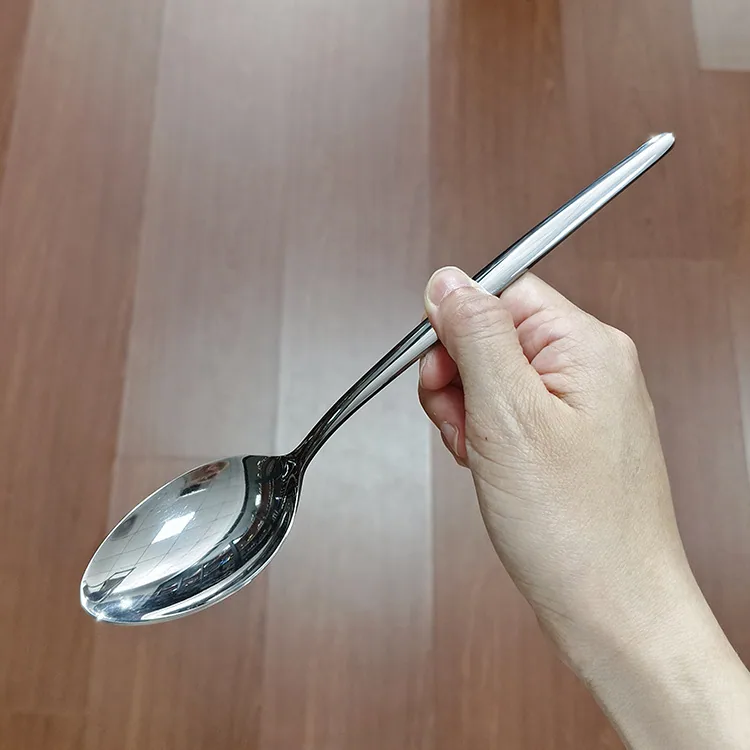 Household stainless steel spoons are mostly used for meals, soup spoons, bibimbap spoons, and pointed spoons for restaurants 9